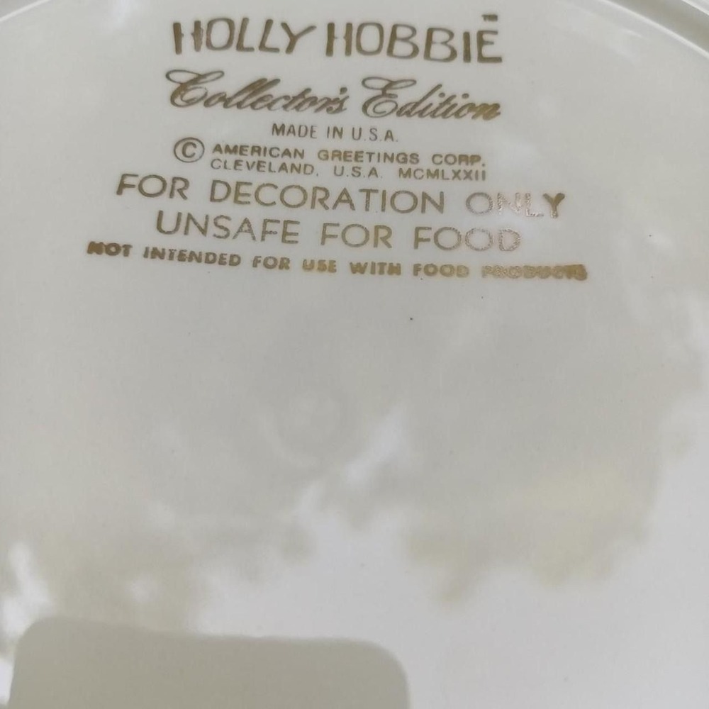 Holly Hobbie porcelain collector plate dated 1972. Made in the USA - Picture 3 of 6